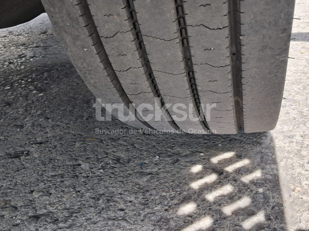 Ponyvás teherautó RENAULT D 12.210 SEMITAULINER: 13 kép.