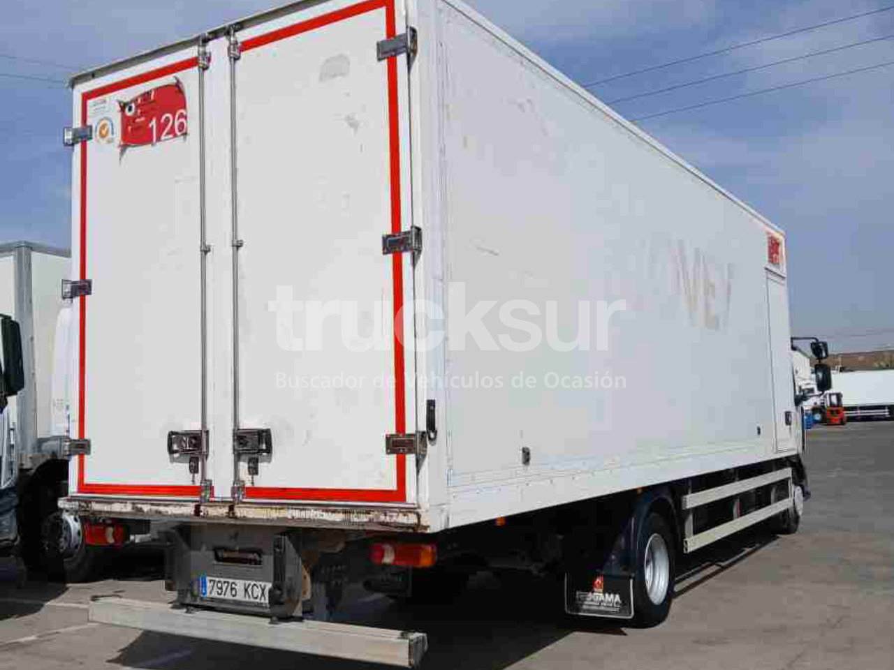 RENAULT D 12.240 - Dobozos felépítményű teherautó: 3 kép. RENAULT D 12.240 - Dobozos felépítményű teherautó: 3 kép.
