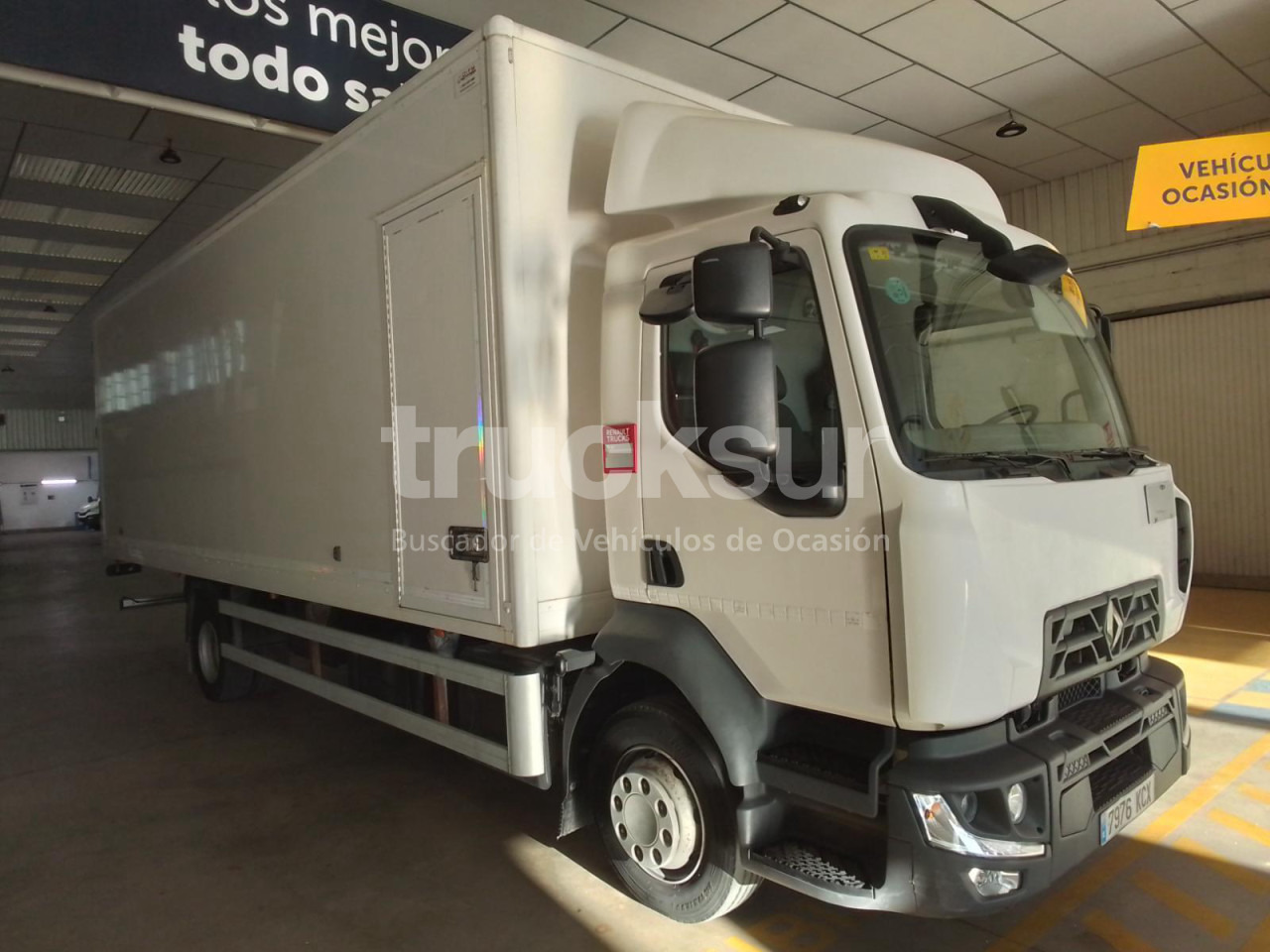 RENAULT D 12.240 - Dobozos felépítményű teherautó: 5 kép. RENAULT D 12.240 - Dobozos felépítményű teherautó: 5 kép.