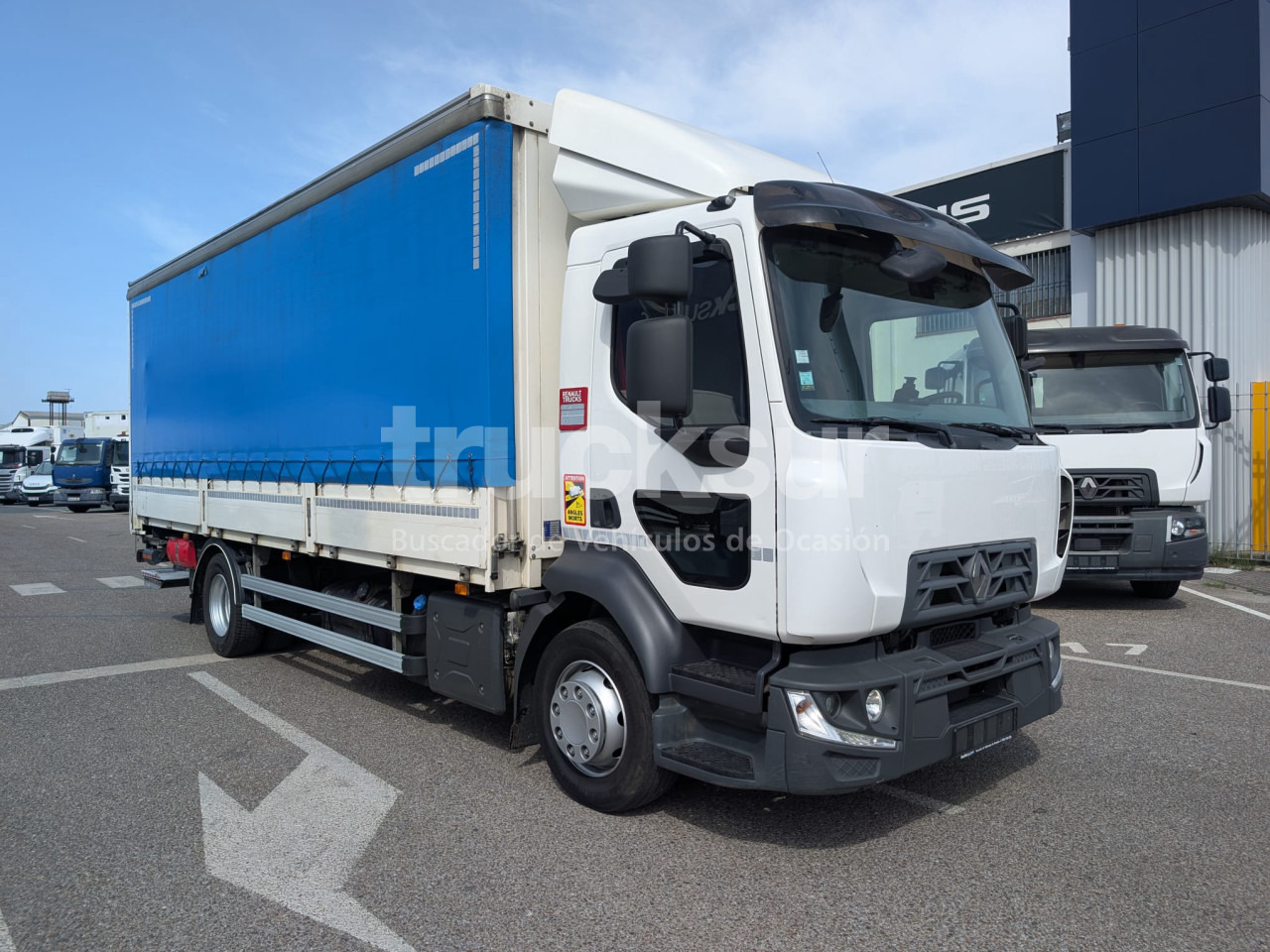 RENAULT D240.12 - Ponyvás teherautó: 2 kép. RENAULT D240.12 - Ponyvás teherautó: 2 kép.