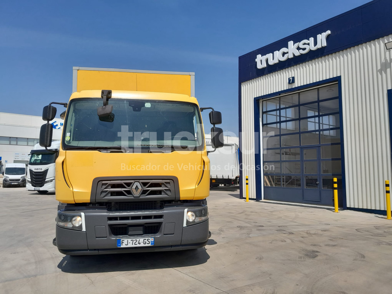 RENAULT D280.18 21P - Dobozos felépítményű teherautó: 5 kép. RENAULT D280.18 21P - Dobozos felépítményű teherautó: 5 kép.