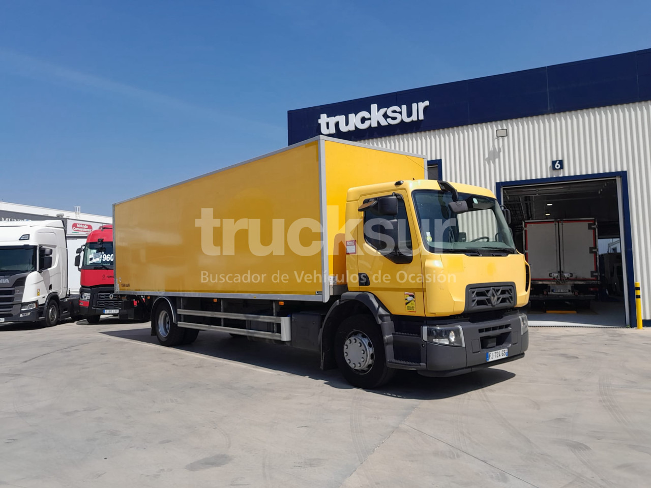 RENAULT D280.18 21P - Dobozos felépítményű teherautó: 2 kép. RENAULT D280.18 21P - Dobozos felépítményű teherautó: 2 kép.