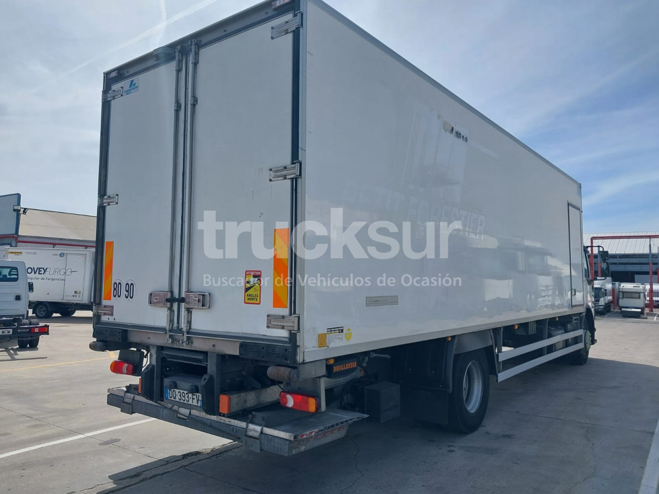 RENAULT D280.18 - Hűtős teherautó: 3 kép. RENAULT D280.18 - Hűtős teherautó: 3 kép.