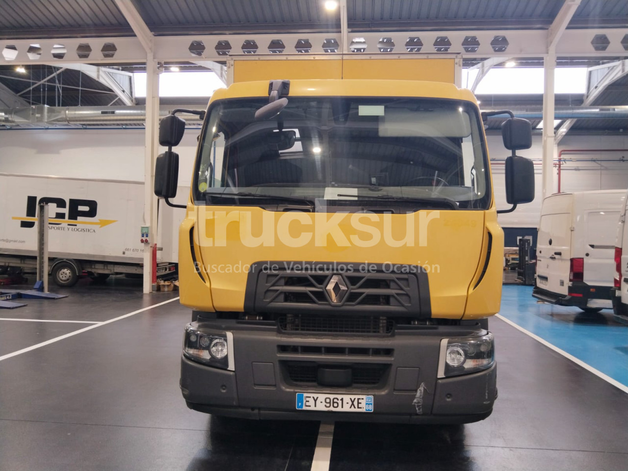 RENAULT D280.18 - Dobozos felépítményű teherautó: 5 kép. RENAULT D280.18 - Dobozos felépítményű teherautó: 5 kép.