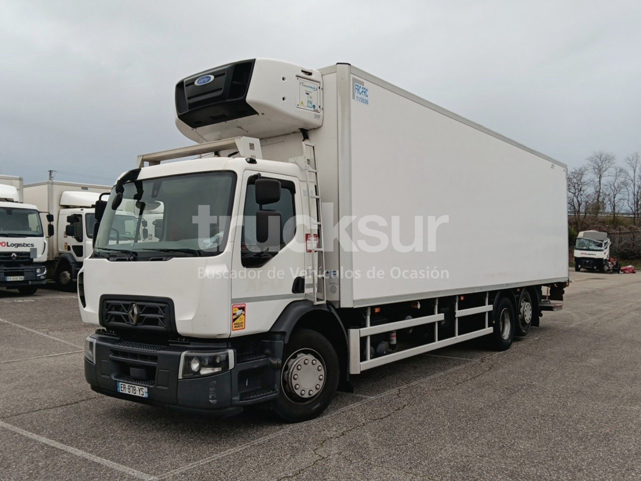 RENAULT D320 ejes 6x2*4 - Hűtős teherautó: 1 kép. RENAULT D320 ejes 6x2*4 - Hűtős teherautó: 1 kép.