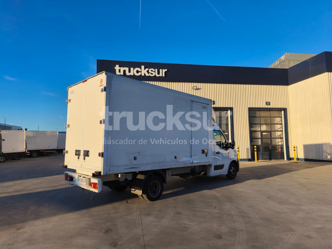 RENAULT MASTER 165.35 GV - Dobozos kisteherautó: 4 kép. RENAULT MASTER 165.35 GV - Dobozos kisteherautó: 4 kép.