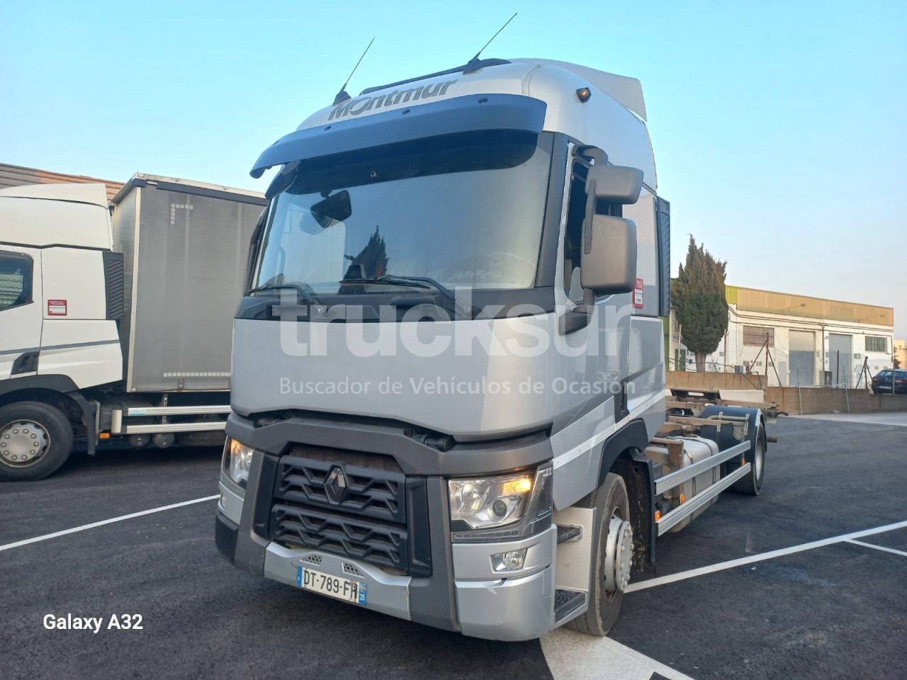 RENAULT T430 - Cserefelépítményes teherautó: 1 kép. RENAULT T430 - Cserefelépítményes teherautó: 1 kép.