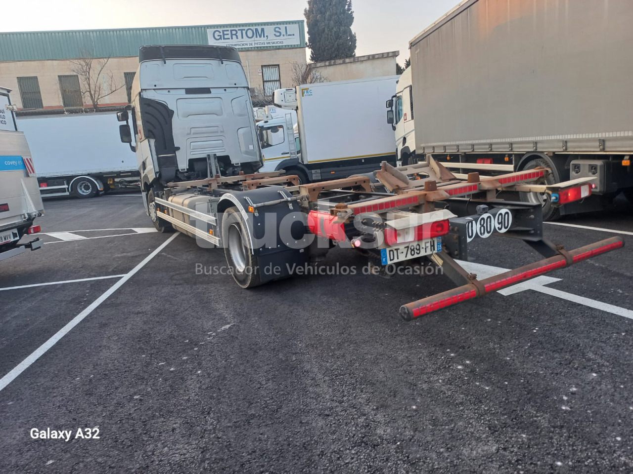 RENAULT T430 - Cserefelépítményes teherautó: 5 kép. RENAULT T430 - Cserefelépítményes teherautó: 5 kép.