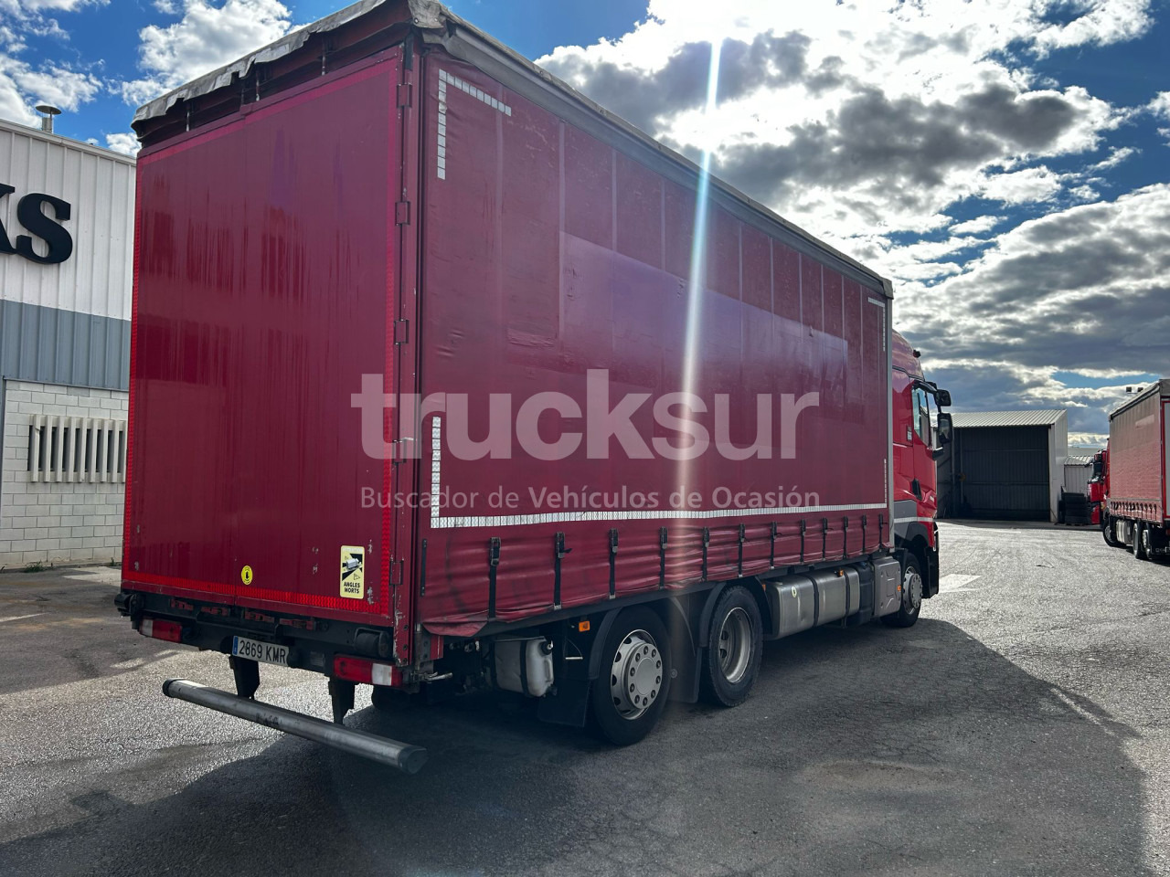 RENAULT T480 HIGH SLEEPER CAB 6X2*4 ejes 6x2*4 - Ponyvás teherautó: 3 kép. RENAULT T480 HIGH SLEEPER CAB 6X2*4 ejes 6x2*4 - Ponyvás teherautó: 3 kép.