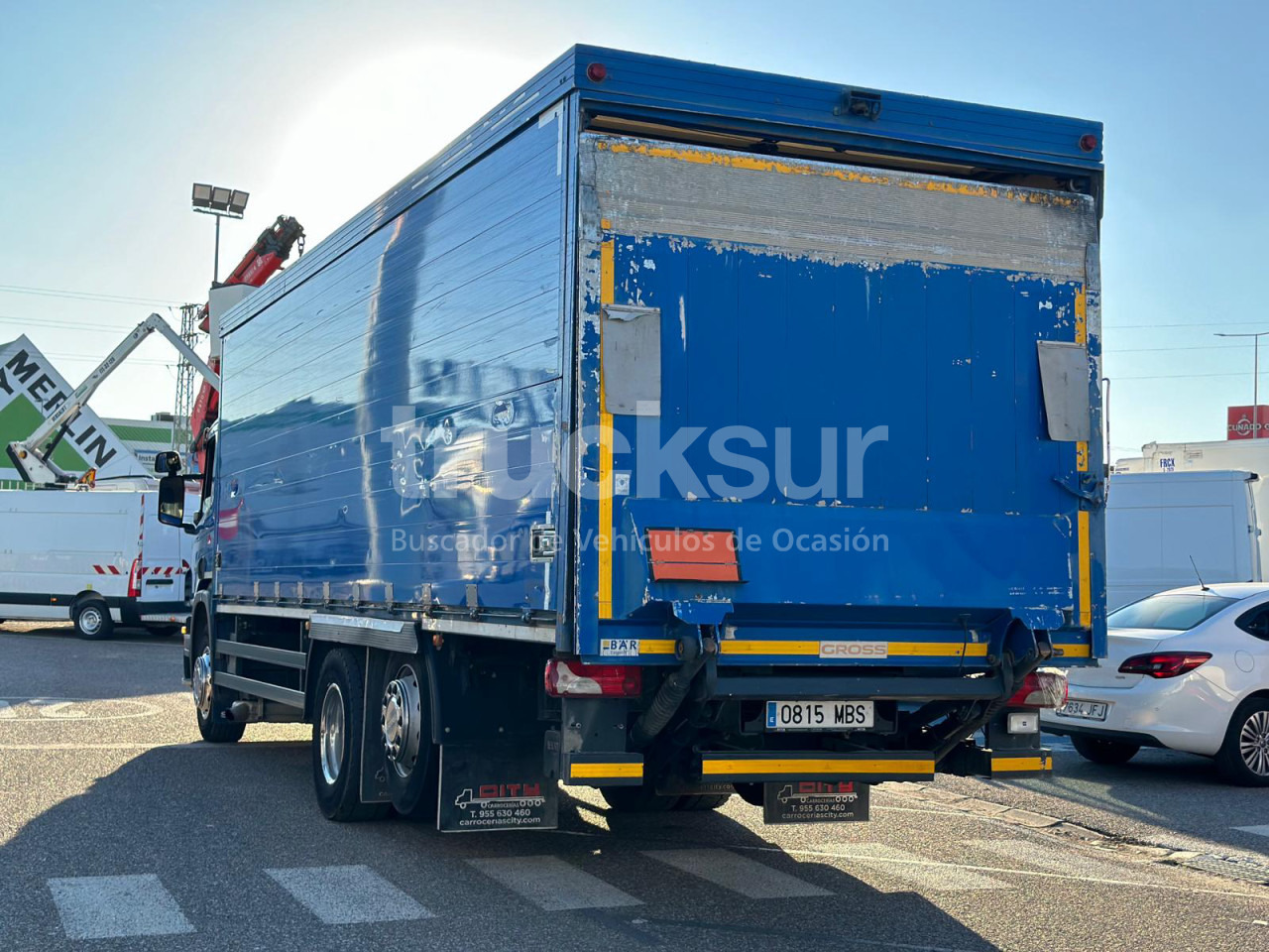 SCANIA P 280 ejes 6x2*4 - Dobozos felépítményű teherautó: 4 kép. SCANIA P 280 ejes 6x2*4 - Dobozos felépítményű teherautó: 4 kép.