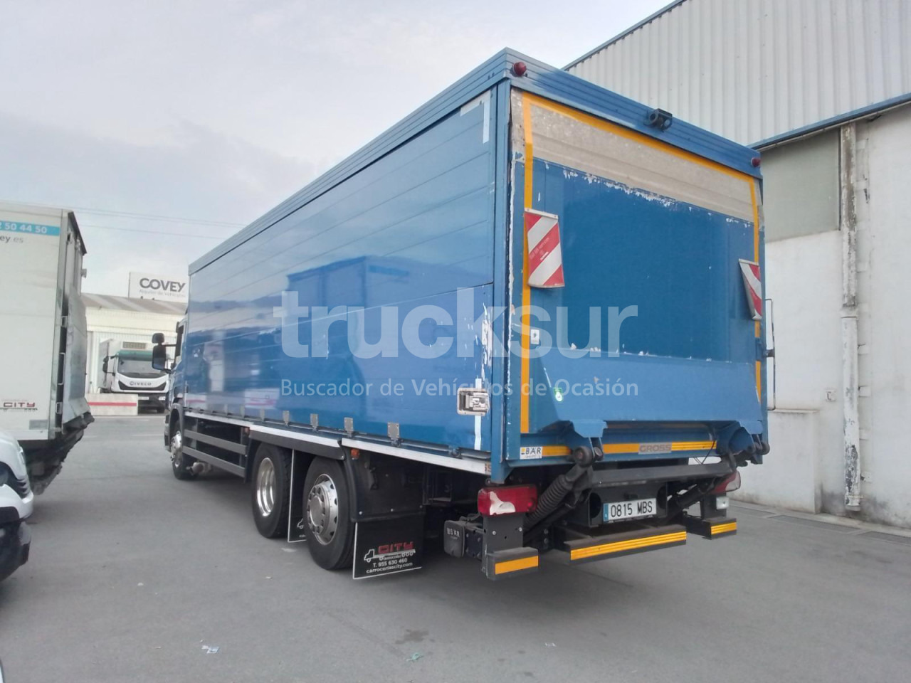 SCANIA P 280 ejes 6x2*4 - Dobozos felépítményű teherautó: 5 kép. SCANIA P 280 ejes 6x2*4 - Dobozos felépítményű teherautó: 5 kép.