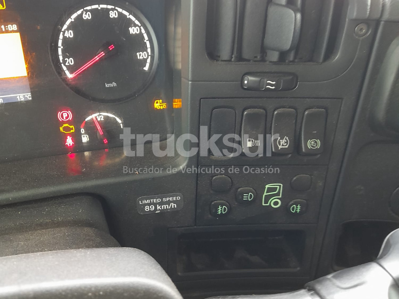 Dobozos felépítményű teherautó SCANIA P280: 13 kép.