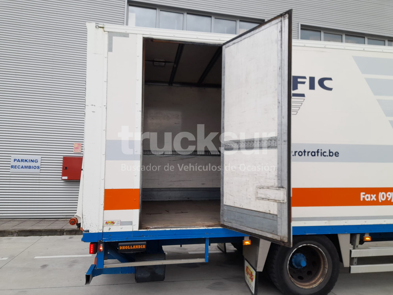 Dobozos felépítményű teherautó SCANIA P280: 6 kép.