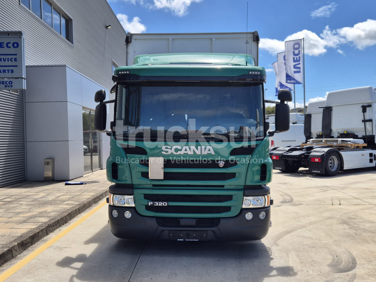 SCANIA P320 - Ponyvás teherautó: 5 kép. SCANIA P320 - Ponyvás teherautó: 5 kép.