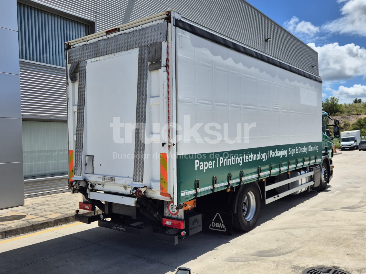 SCANIA P320 - Ponyvás teherautó: 4 kép. SCANIA P320 - Ponyvás teherautó: 4 kép.