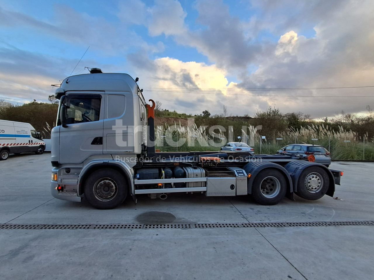 SCANIA R580.26 ejes 6x2*4 - Horgos rakodó teherautó: 5 kép. SCANIA R580.26 ejes 6x2*4 - Horgos rakodó teherautó: 5 kép.