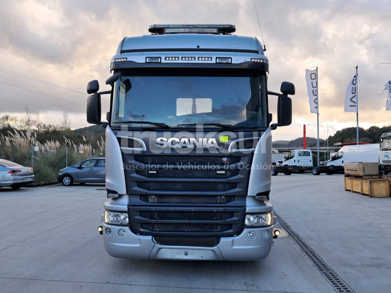 SCANIA R580.26 ejes 6x2*4 - Horgos rakodó teherautó: 3 kép. SCANIA R580.26 ejes 6x2*4 - Horgos rakodó teherautó: 3 kép.