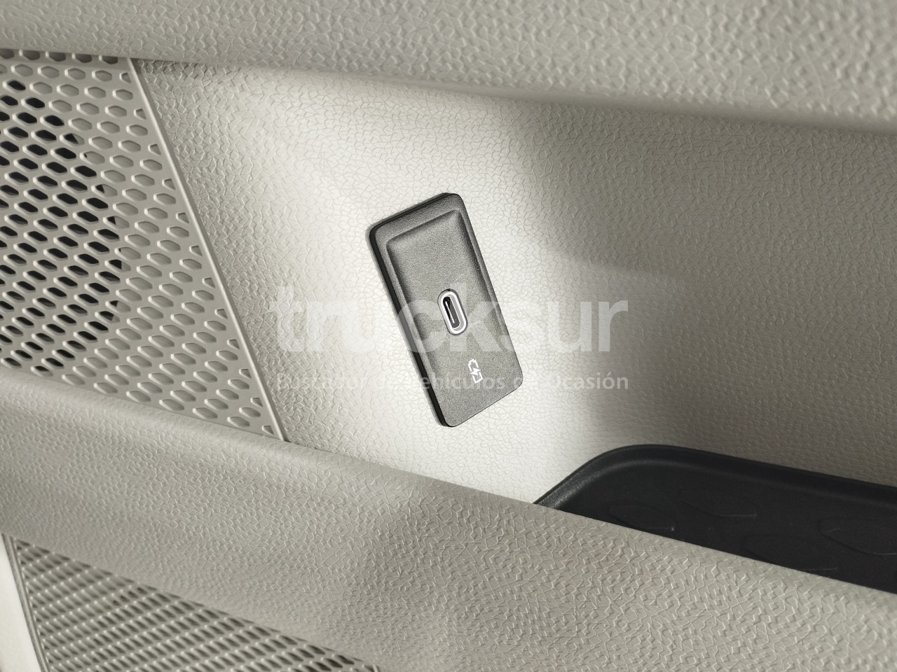 Dobozos kisteherautó VOLKSWAGEN VOLKSWAGEN ID.BUZZ PRO: 11 kép.