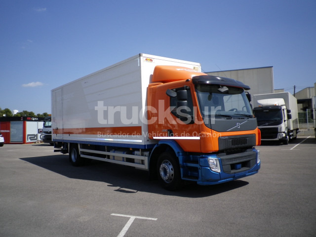 VOLVO FE 280.18 - Dobozos felépítményű teherautó: 2 kép. VOLVO FE 280.18 - Dobozos felépítményű teherautó: 2 kép.