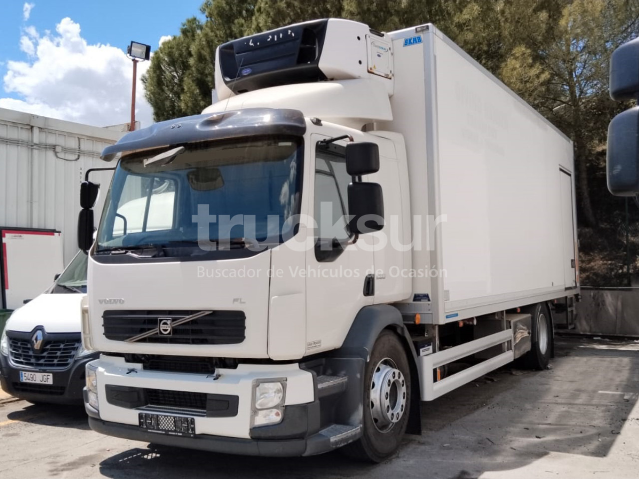 VOLVO FL290 - Hűtős teherautó: 1 kép. VOLVO FL290 - Hűtős teherautó: 1 kép.