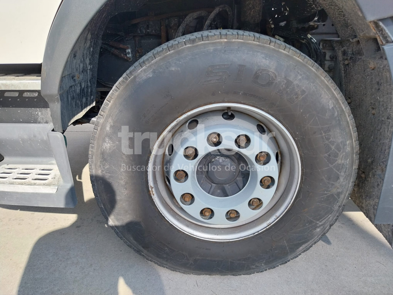 VOLVO FM 330HP - Billenőplatós teherautó: 4 kép. VOLVO FM 330HP - Billenőplatós teherautó: 4 kép.