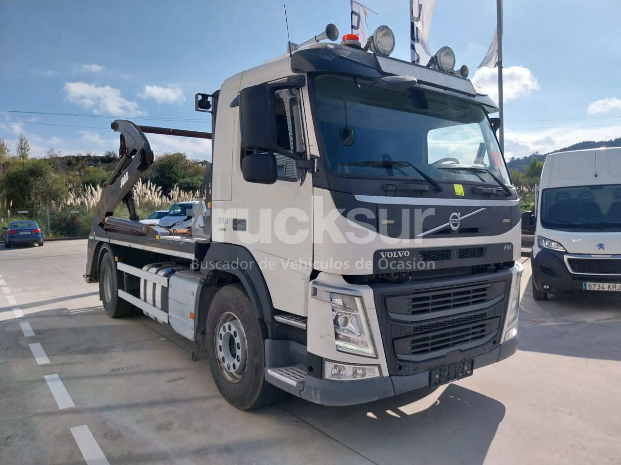 VOLVO FM 330HP - Billenőplatós teherautó: 3 kép. VOLVO FM 330HP - Billenőplatós teherautó: 3 kép.