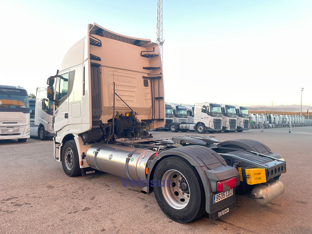 IVECO AT440S45T/P - Nyergesvontató: 4 kép. IVECO AT440S45T/P - Nyergesvontató: 4 kép.