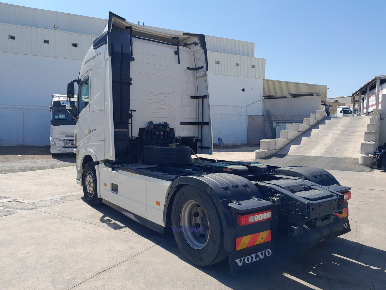 VOLVO FH4 - Nyergesvontató: 3 kép. VOLVO FH4 - Nyergesvontató: 3 kép.