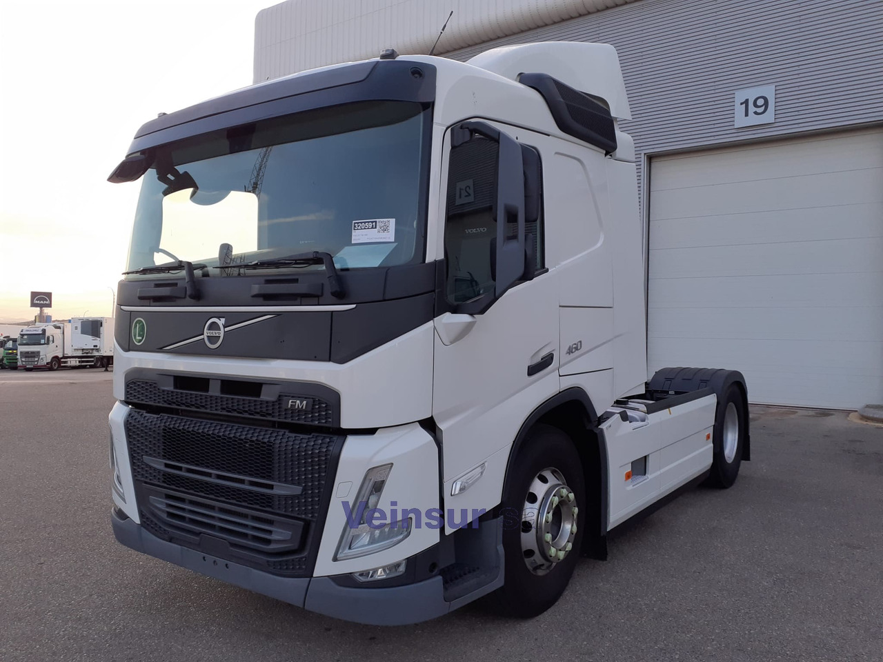 VOLVO FM 4X2 460 - Nyergesvontató: 2 kép. VOLVO FM 4X2 460 - Nyergesvontató: 2 kép.