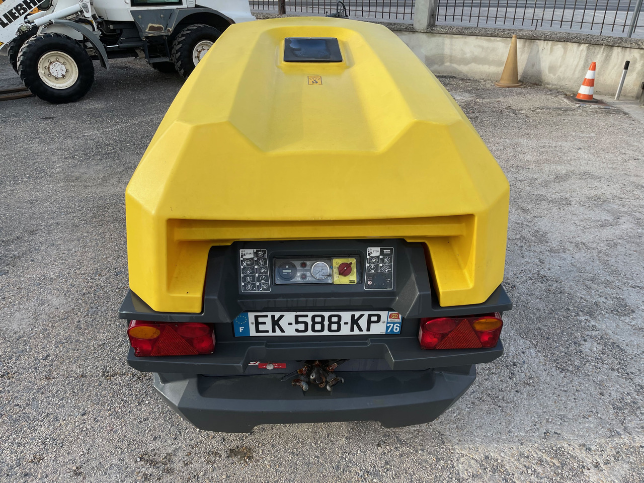 ATLAS COPCO XAS58 - Légkompresszor: 5 kép. ATLAS COPCO XAS58 - Légkompresszor: 5 kép.