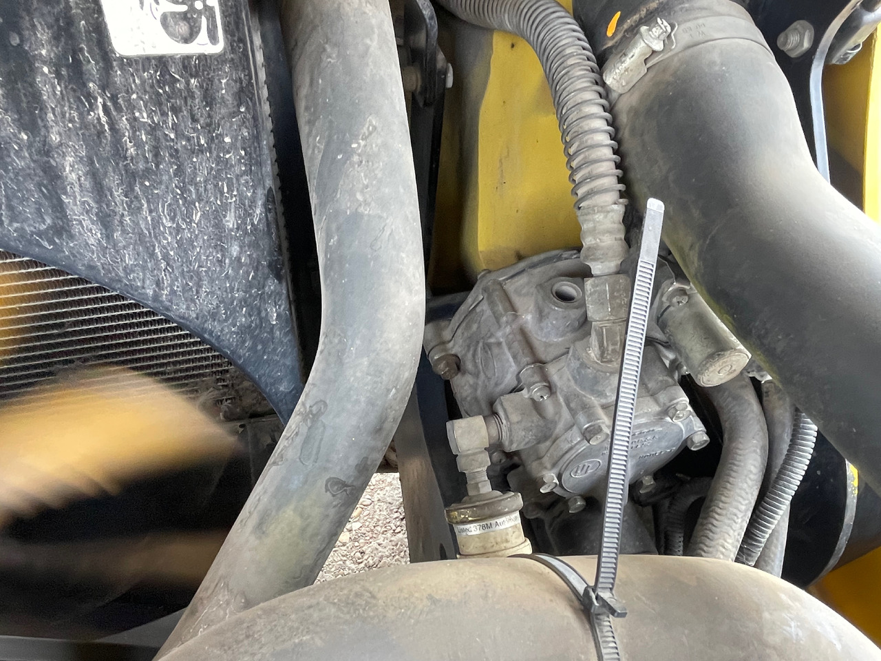 Gázüzemű targonca HYSTER H2.5FT: 17 kép. Gázüzemű targonca HYSTER H2.5FT: 17 kép.