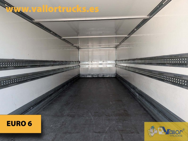 IVECO EUROCARGO 120E25 - Dobozos felépítményű teherautó: 4 kép. IVECO EUROCARGO 120E25 - Dobozos felépítményű teherautó: 4 kép.