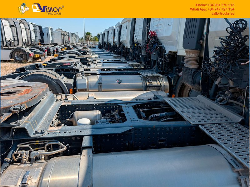 IVECO STRALIS AS 460 GNL - Nyergesvontató: 4 kép. IVECO STRALIS AS 460 GNL - Nyergesvontató: 4 kép.