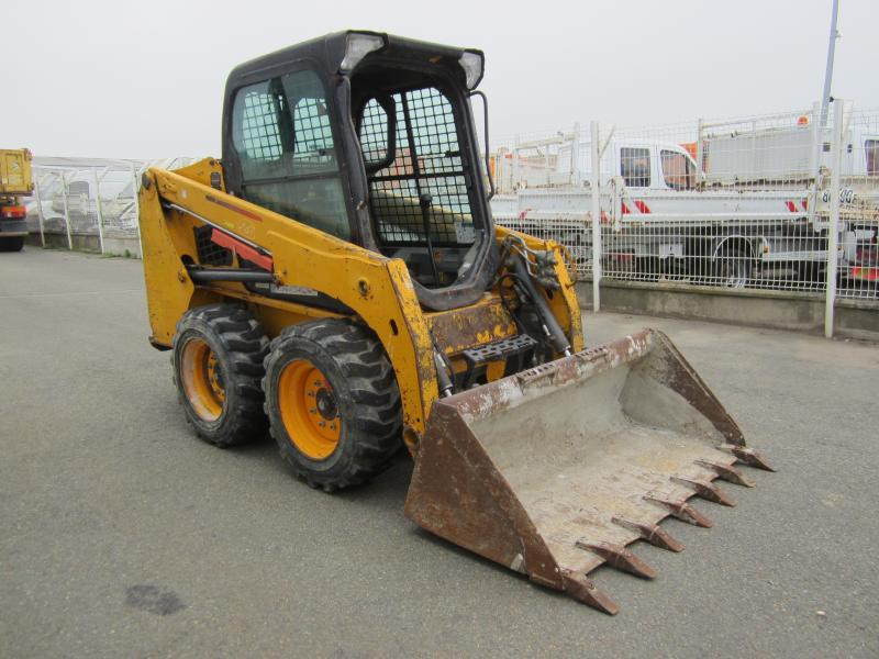 Bobcat S450 - Mini homlokrakodó: 2 kép. Bobcat S450 - Mini homlokrakodó: 2 kép.