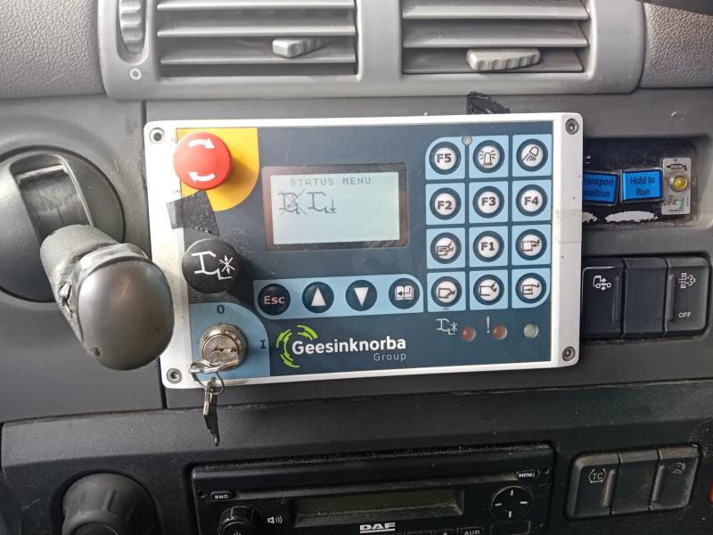 DAF CF 370 - Szemetesautó: 4 kép. DAF CF 370 - Szemetesautó: 4 kép.