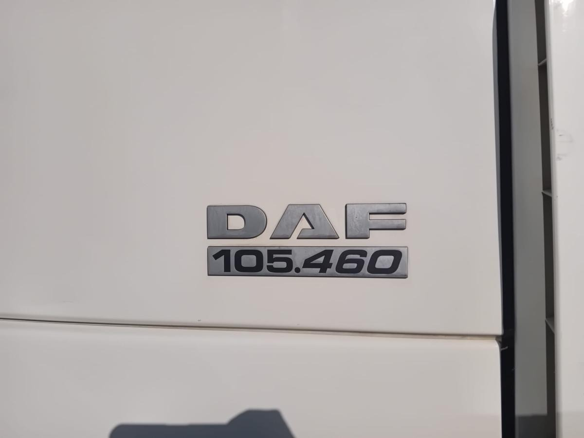 DAF XF105 460 - Platós teherautó: 3 kép. DAF XF105 460 - Platós teherautó: 3 kép.