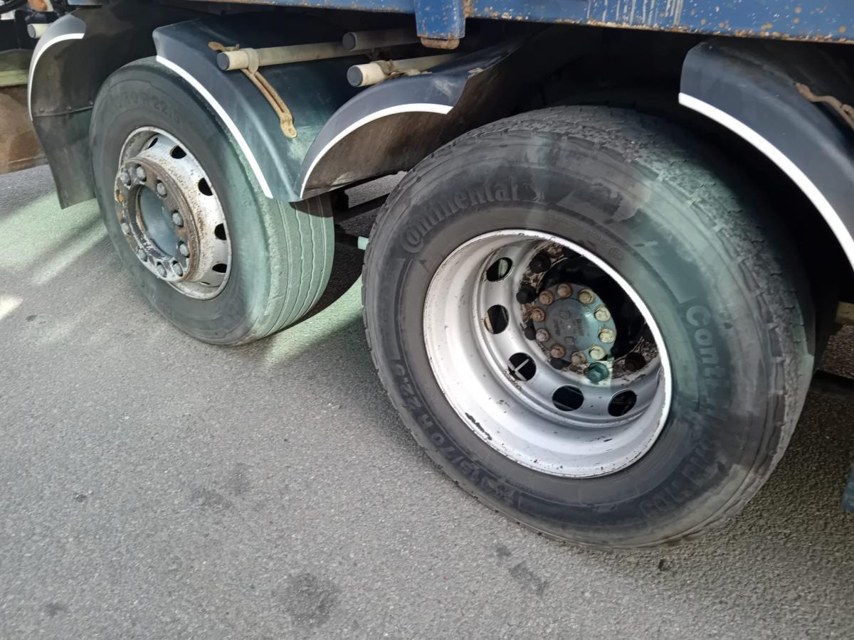 DAF XF105 460 - Platós teherautó: 5 kép. DAF XF105 460 - Platós teherautó: 5 kép.