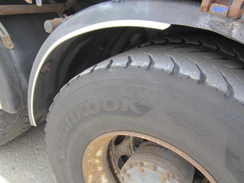 Platós teherautó DAF XF105 460: 16 kép.