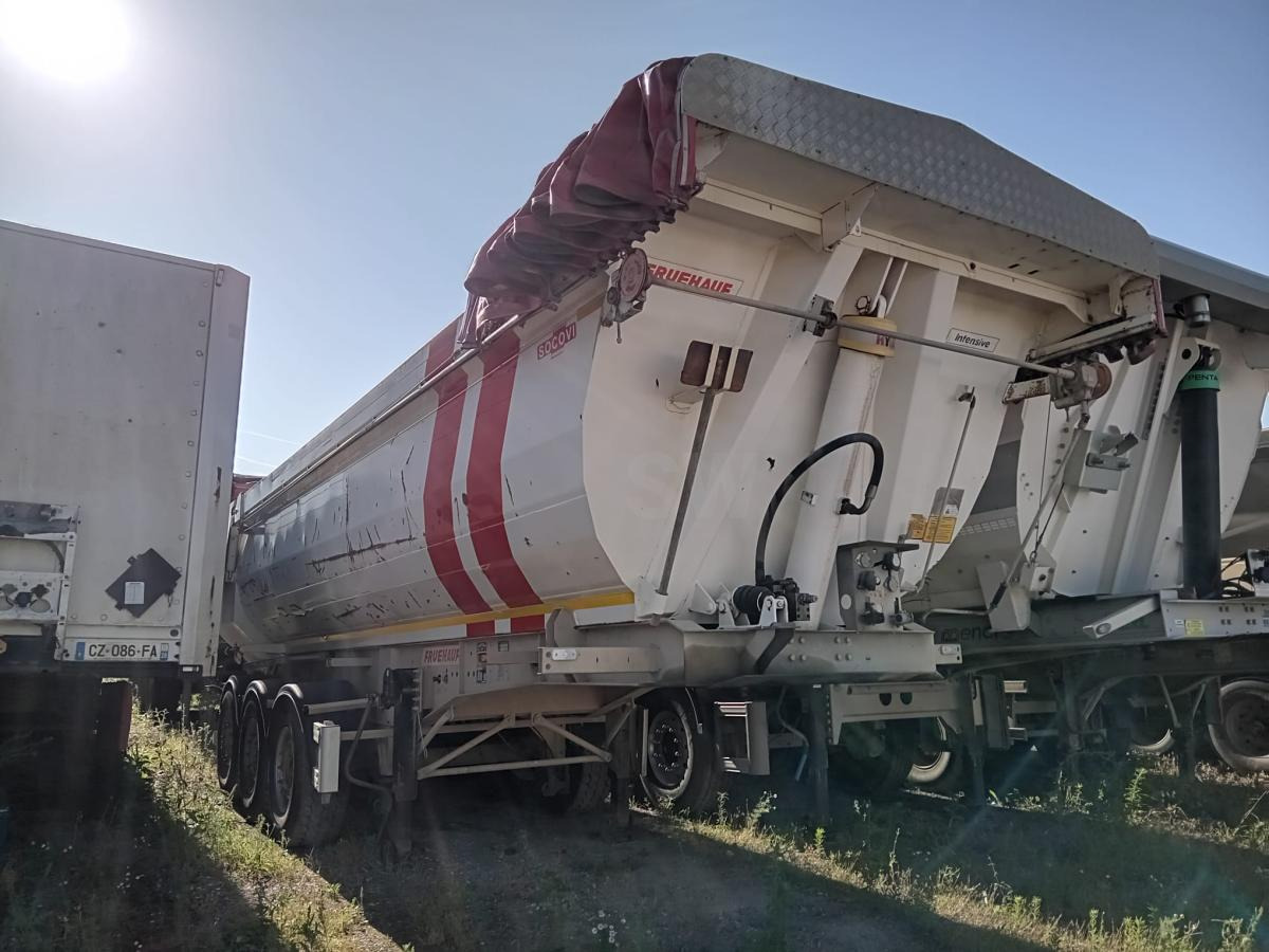 Fruehauf intensive - Félpótkocsi billenőplatós: 1 kép. Fruehauf intensive - Félpótkocsi billenőplatós: 1 kép.