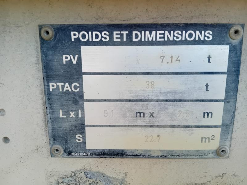 Fruehauf intensive - Félpótkocsi billenőplatós: 2 kép. Fruehauf intensive - Félpótkocsi billenőplatós: 2 kép.