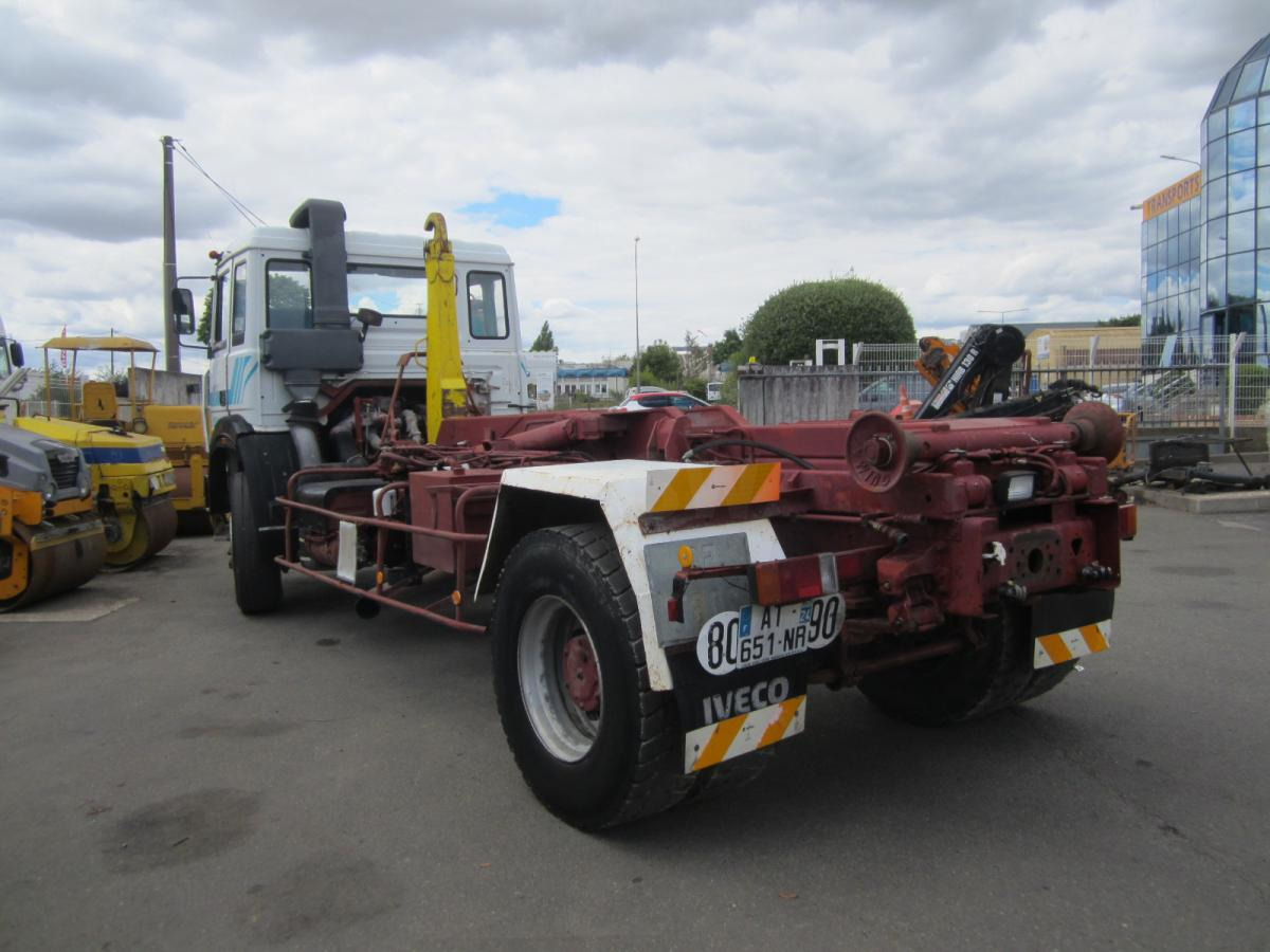 Iveco Unic - Horgos rakodó teherautó: 5 kép. Iveco Unic - Horgos rakodó teherautó: 5 kép.