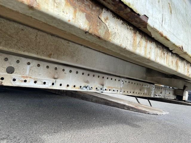 Platós felépítmény JPN BENNE benne basculante: 7 kép. Platós felépítmény JPN BENNE benne basculante: 7 kép.