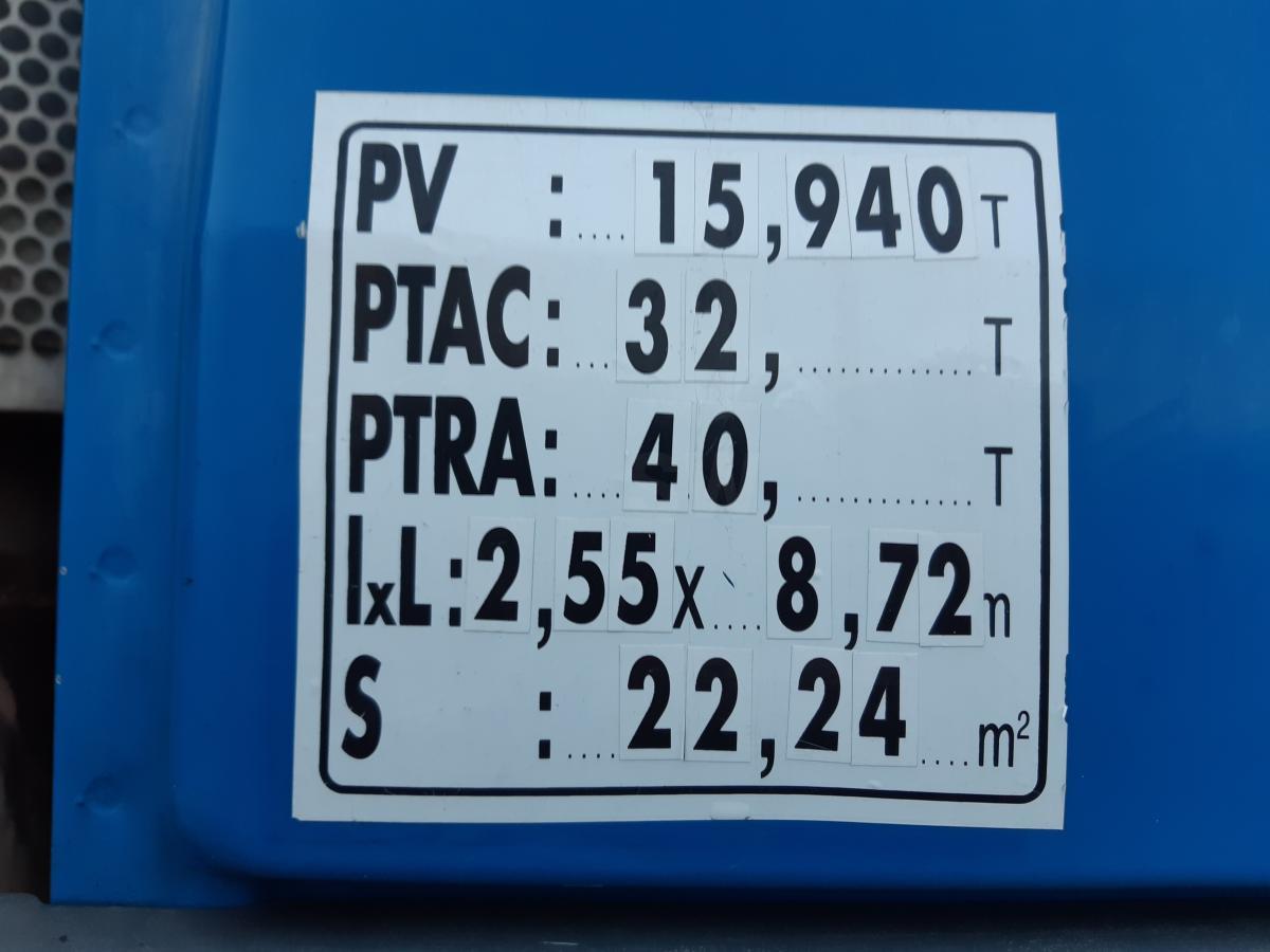 Billenőplatós teherautó MAN TGA 35.390: 6 kép.