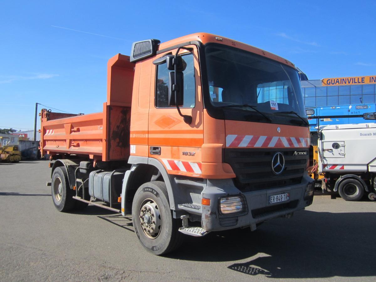 Mercedes Actros 1832 - Billenőplatós teherautó: 1 kép. Mercedes Actros 1832 - Billenőplatós teherautó: 1 kép.