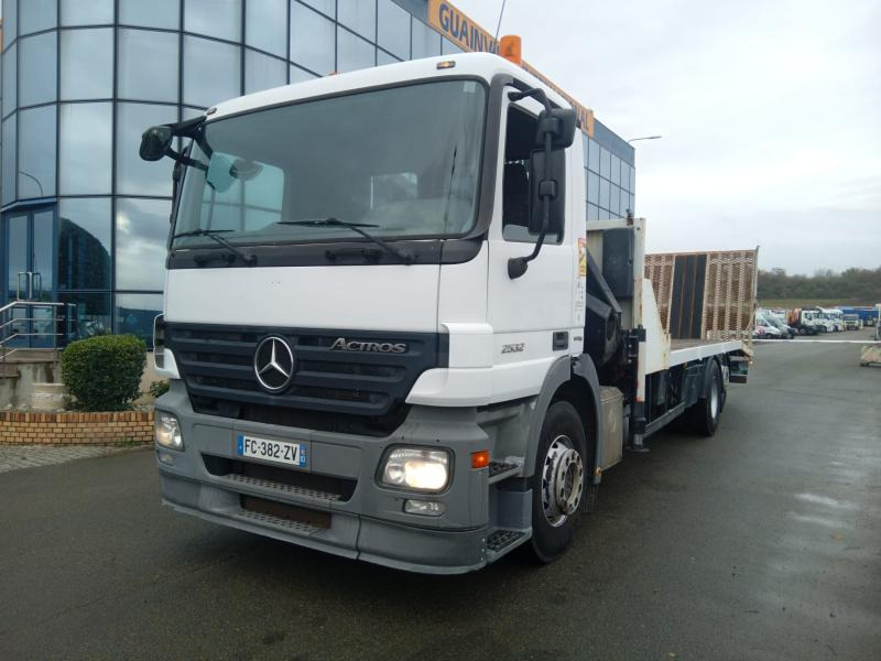 Mercedes Actros 2532 - Platós teherautó: 1 kép. Mercedes Actros 2532 - Platós teherautó: 1 kép.