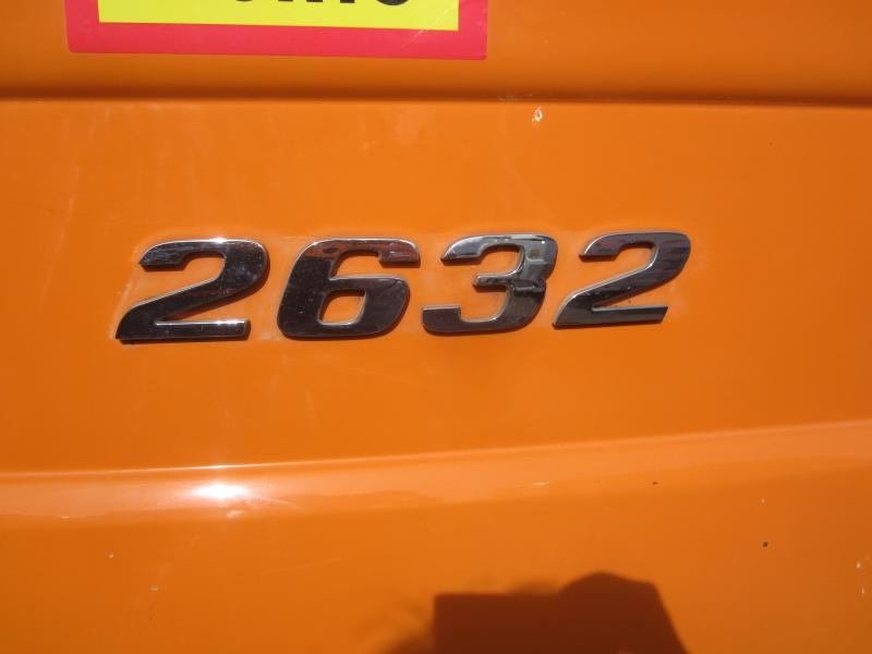 Mercedes Actros 2632 - Billenőplatós teherautó: 2 kép. Mercedes Actros 2632 - Billenőplatós teherautó: 2 kép.