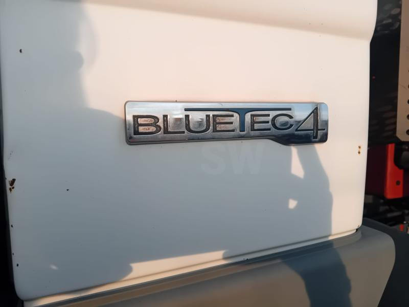 Billenőplatós teherautó Mercedes Actros 3236: 12 kép.