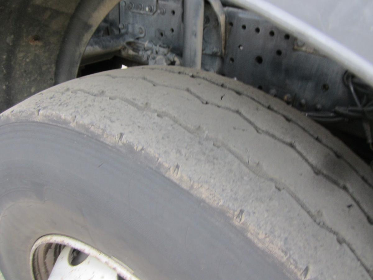 Mercedes Actros 3236 - Billenőplatós teherautó: 5 kép. Mercedes Actros 3236 - Billenőplatós teherautó: 5 kép.