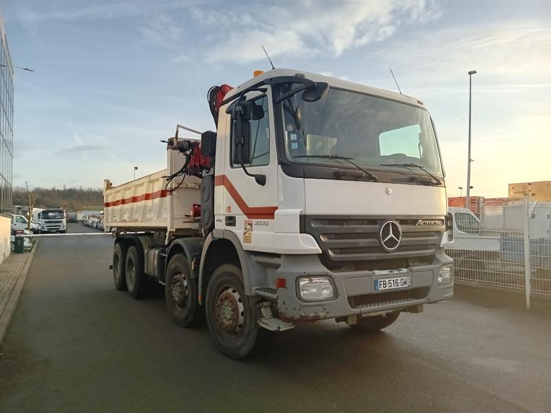 Mercedes Actros 3236 - Billenőplatós teherautó: 2 kép. Mercedes Actros 3236 - Billenőplatós teherautó: 2 kép.