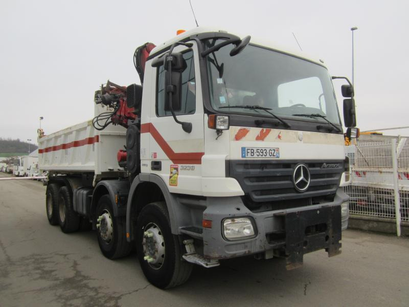 Mercedes Actros 3236 - Billenőplatós teherautó: 1 kép. Mercedes Actros 3236 - Billenőplatós teherautó: 1 kép.